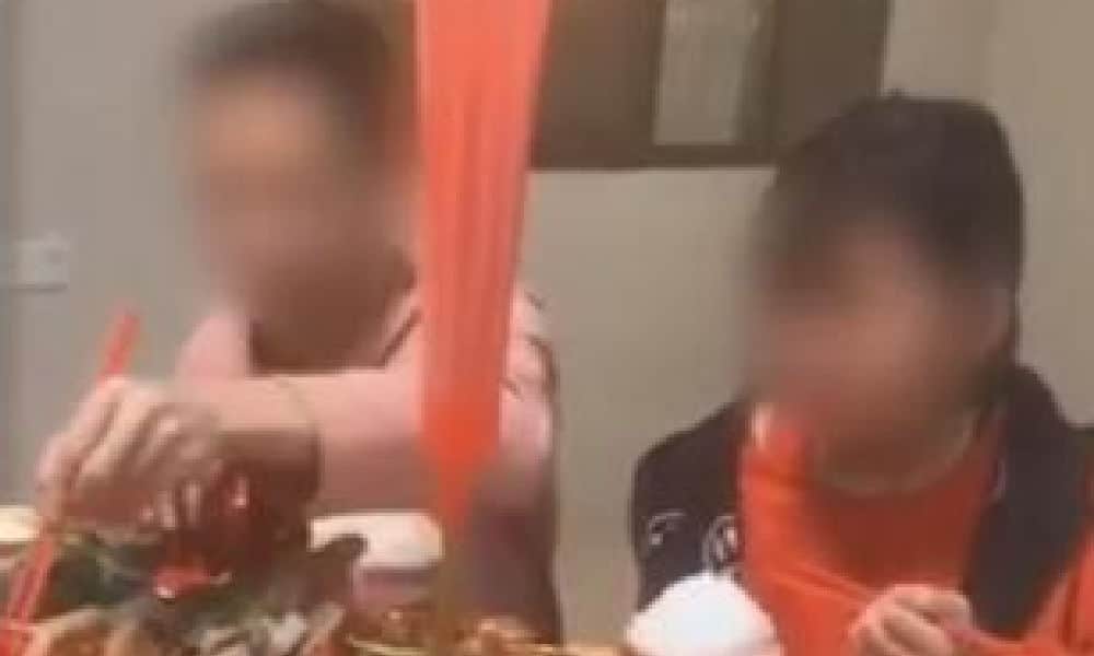 17-Year-Old High School Student in Guangdong 'Marries' a 14-Year-Old Girl |  What's on Weibo